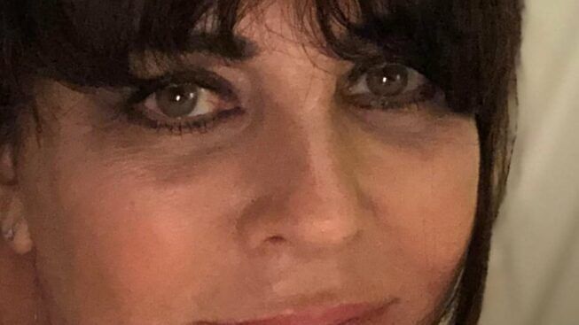 Patrizia, commerciante di Cagliari: “Chiusa perché vendo vestiti, questa zona rossa ci discrimina”