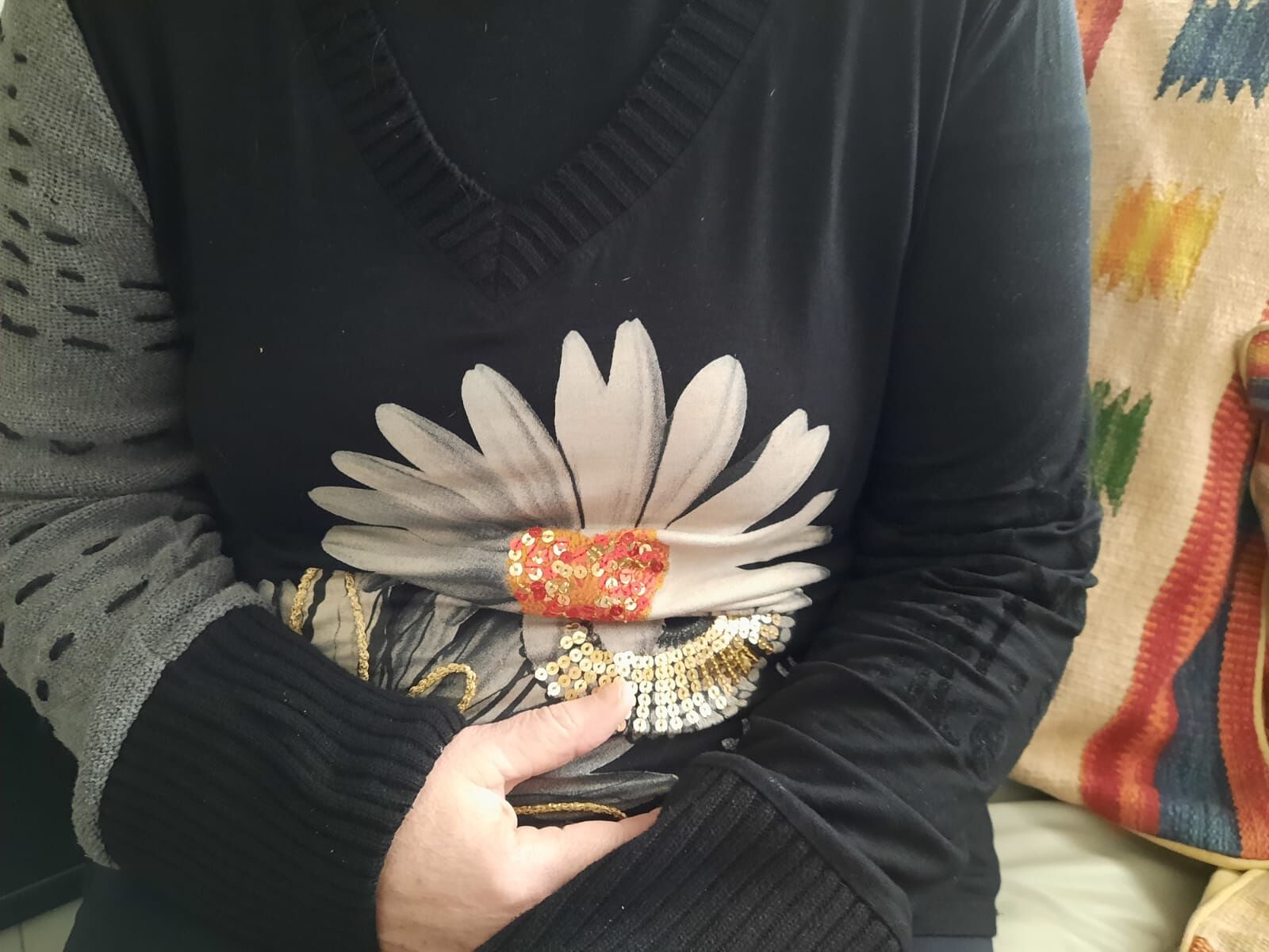 Cagliari, “niente vaccino AstraZeneca perché non idonea: sono una maestra elementare e sono preoccupata”