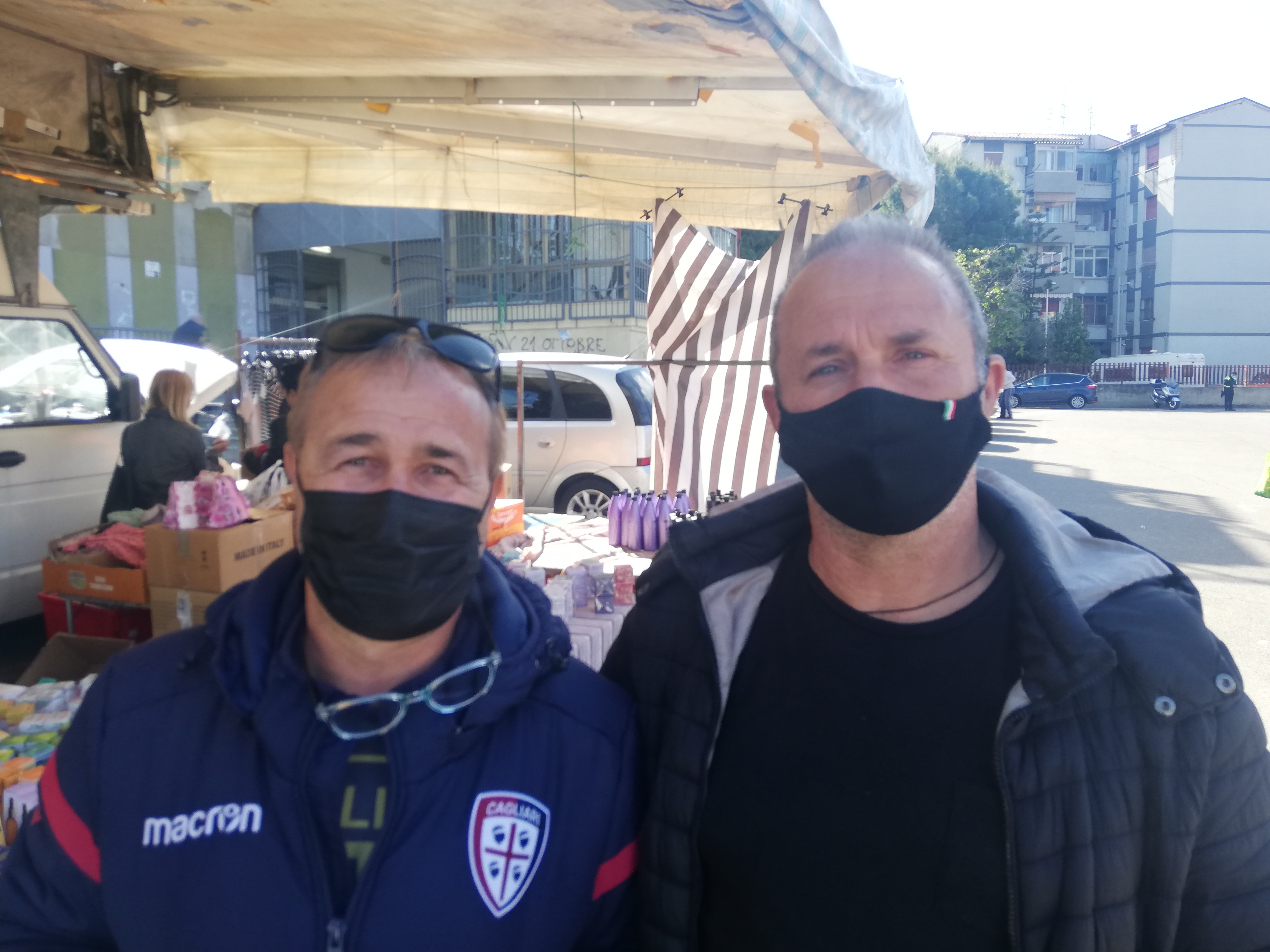 Cagliari, la vittoria degli ambulanti di via Quirra: “Possiamo vendere, la Municipale ci ha graziati”