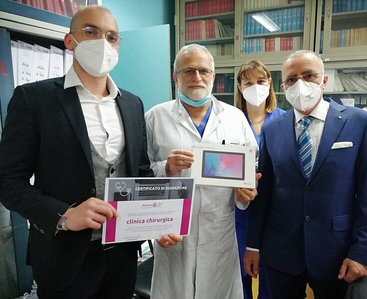 Aou Sassari, 4 tablet nei reparti per far sentire meno soli i pazienti durante il ricovero