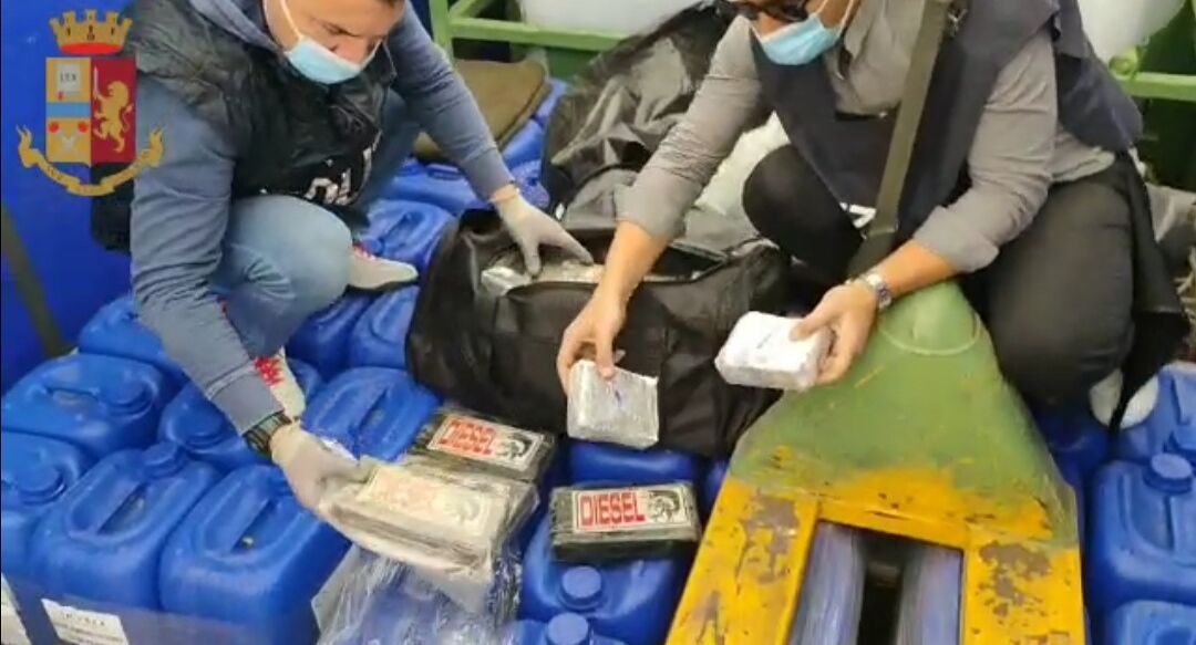 Cagliari, 20 chili di cocaina purissima nascosta in un tir: due arresti