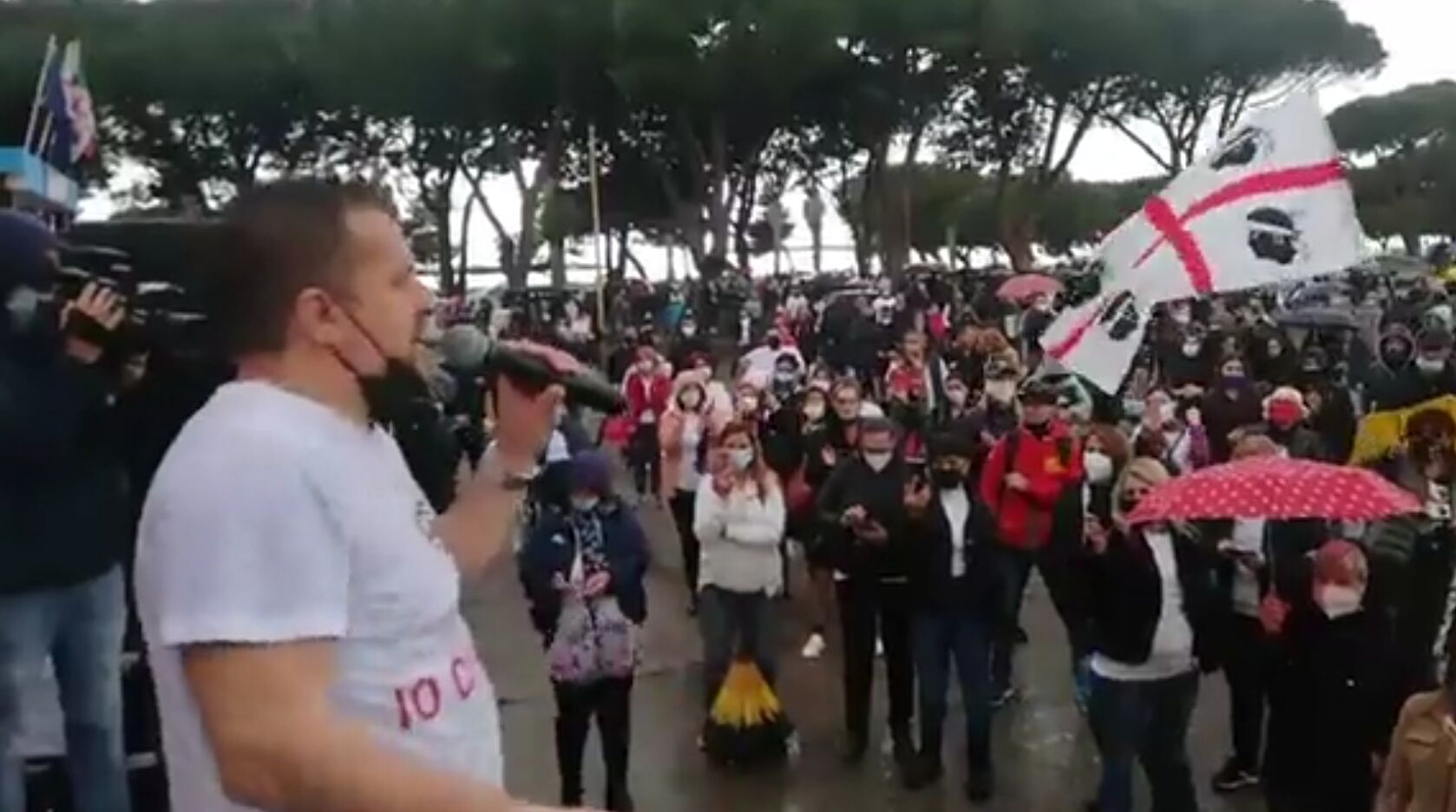 Partite Iva disperate a Cagliari: su Radio Casteddu la diretta della manifestazione in piazza dei Centomila