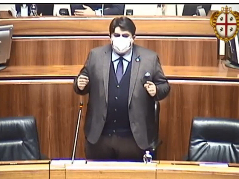 No ai vaccini, Solinas: “Su 14mila persone fragili solo 3800 hanno accettato”. E l’Ats conferma