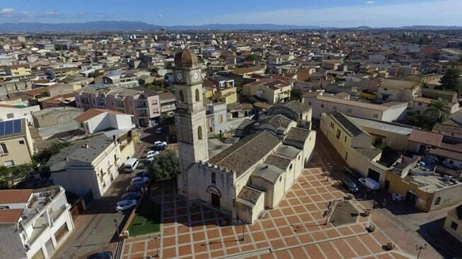 Assemini, studenti contagiati dalla variante inglese: il sindaco chiude 2 scuole