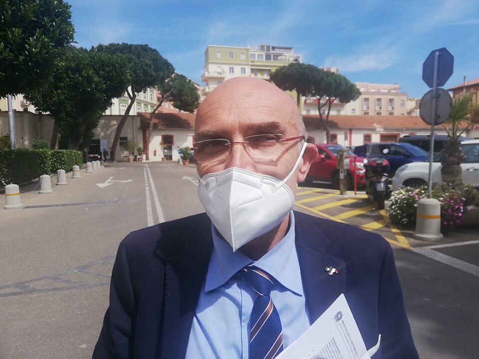 Furbetti dei vaccini in Sardegna, indagini anche sui volontari: boom di iscrizioni sospette nelle associazioni