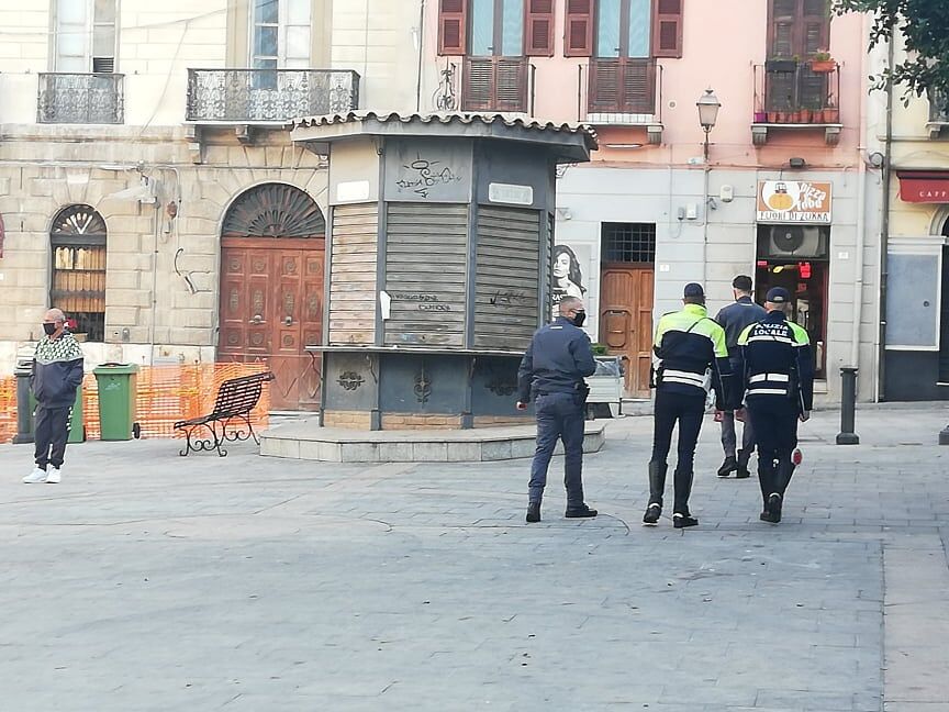 Sardegna rossa, 1806 nuovi casi in sette giorni e 157 focolai: “Classificazione di rischio alta”