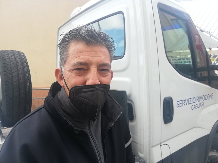 Davide di Cagliari, dal carro attrezzi alla disoccupazione: “Addio lavoro dopo 25 anni, quante collette per aiutare i multati”