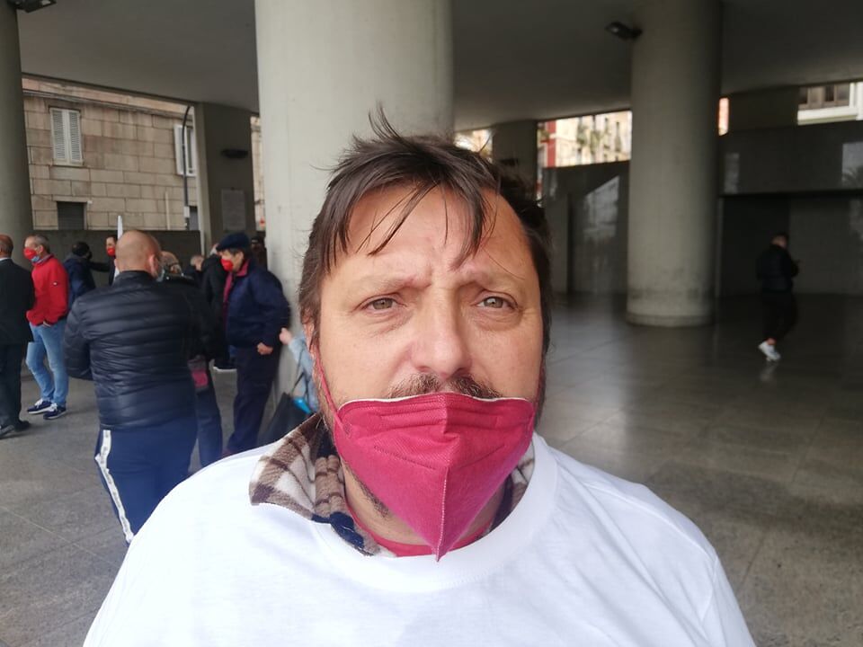 Il paradosso di un paninaro di Selargius: “Mangio da mesi i panini con wurstel che non ho potuto vendere alle sagre”