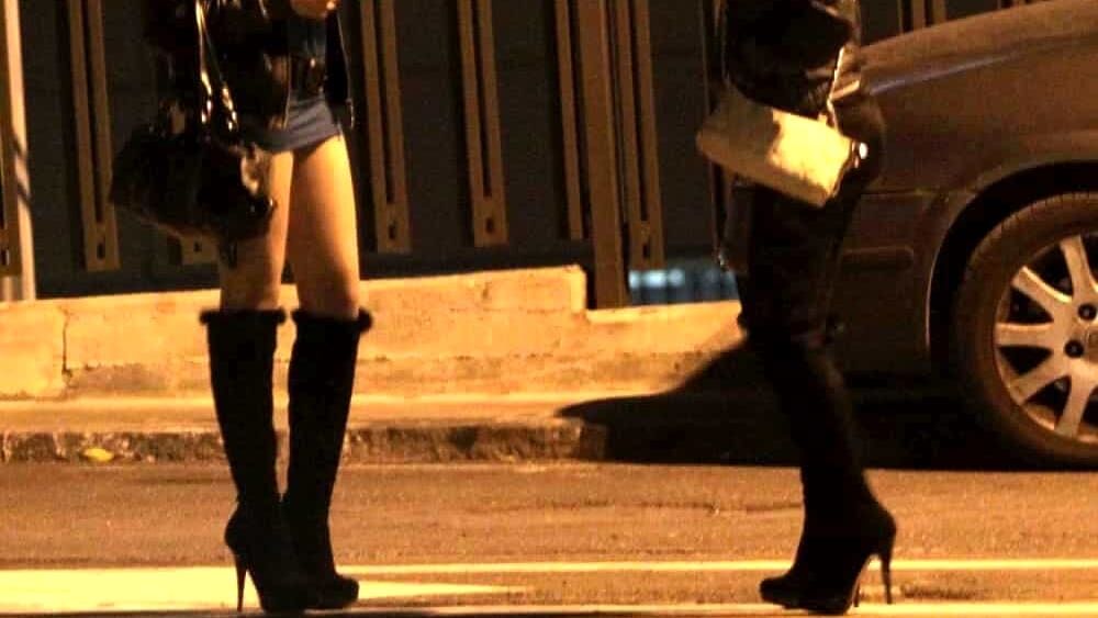 A 85 anni fermato due volte con le prostitute: “È colpa del vaccino Covid”
