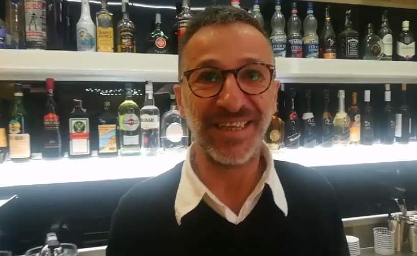 Flavio, barista di Cagliari: “Allo stremo e senza soldi come il Governo, è obbligato a farci riaprire”