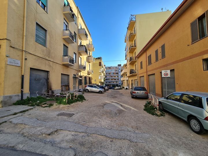 Cagliari, via delle Doline da 30 anni senza asfalto: “Diamole dignità”