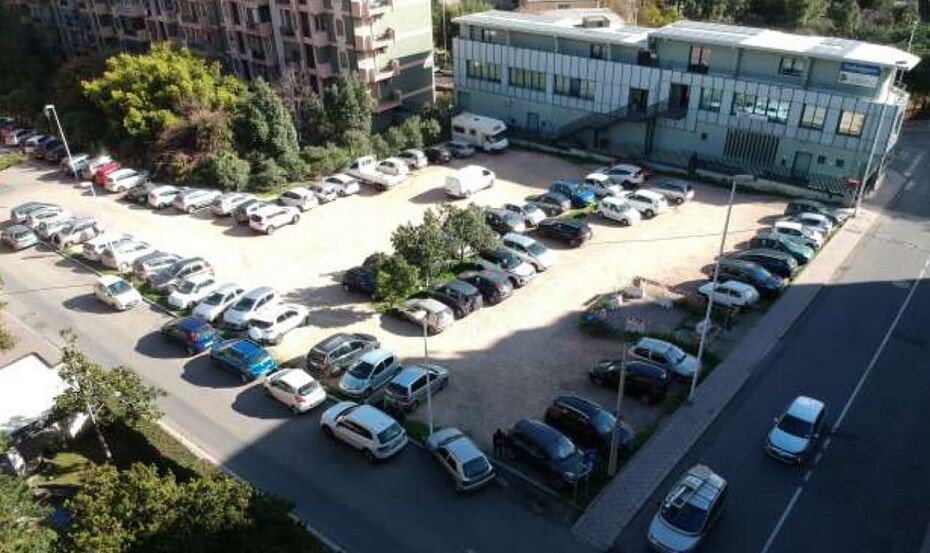 Cagliari, addio allo sterrato di via Sarpi: arriva un nuovo parcheggio con area verde