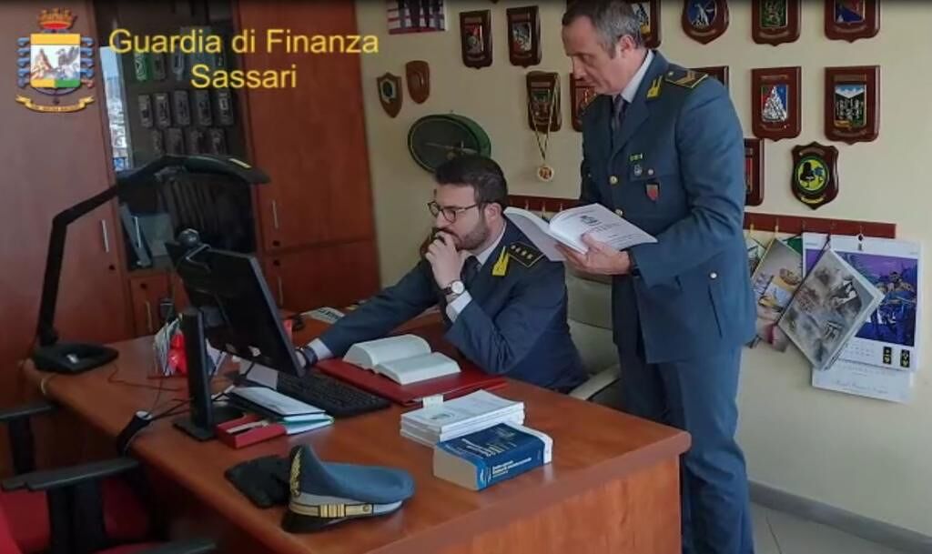 Maxi truffa a un’anziana marchesa sarda, rinviati a giudizio padre e figlia