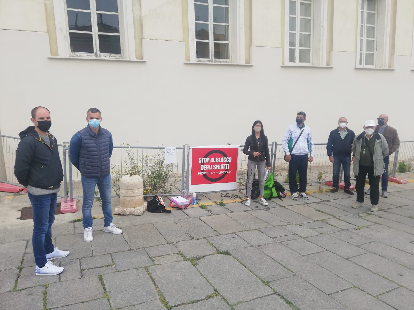 Cagliari, la protesta: “Basta col blocco degli sfratti per Covid, rivogliamo le nostre case”