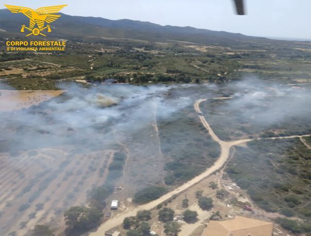 Undici roghi oggi in Sardegna: mezzi aerei a Maracalagonis, Ardara e Oschiri