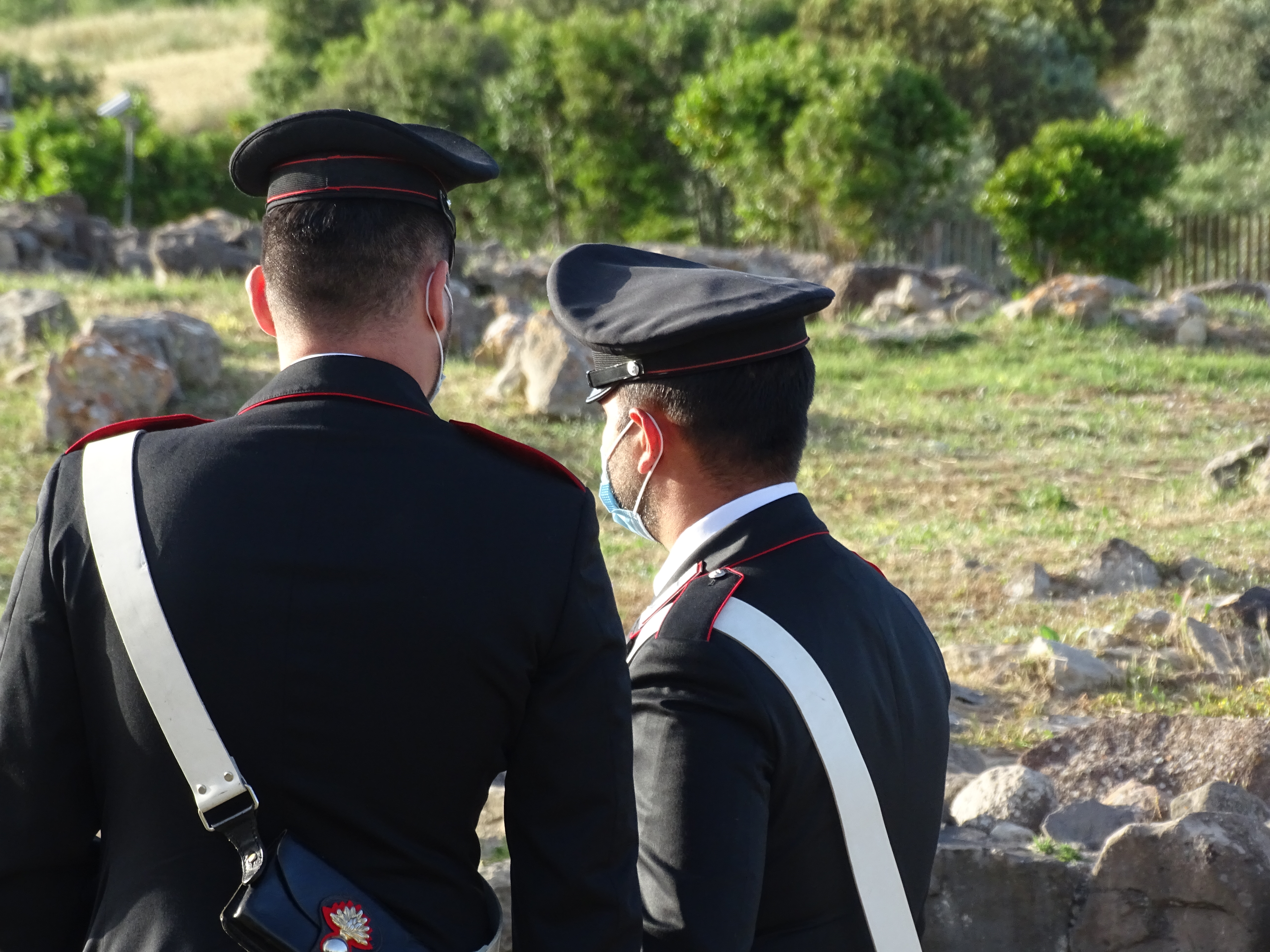 Gonnesa, sorpreso con marijuana e contanti: studente pusher ai domiciliari