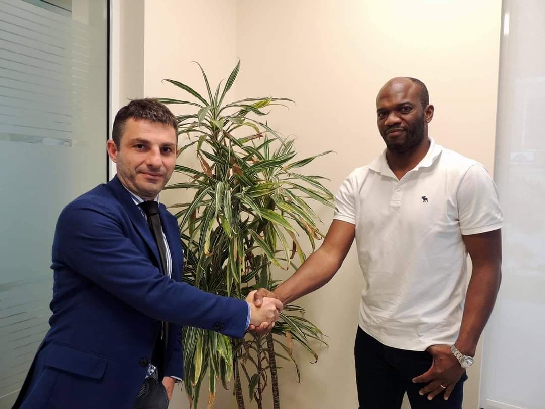 Colpo del Carbonia, il nuovo allenatore è Suazo