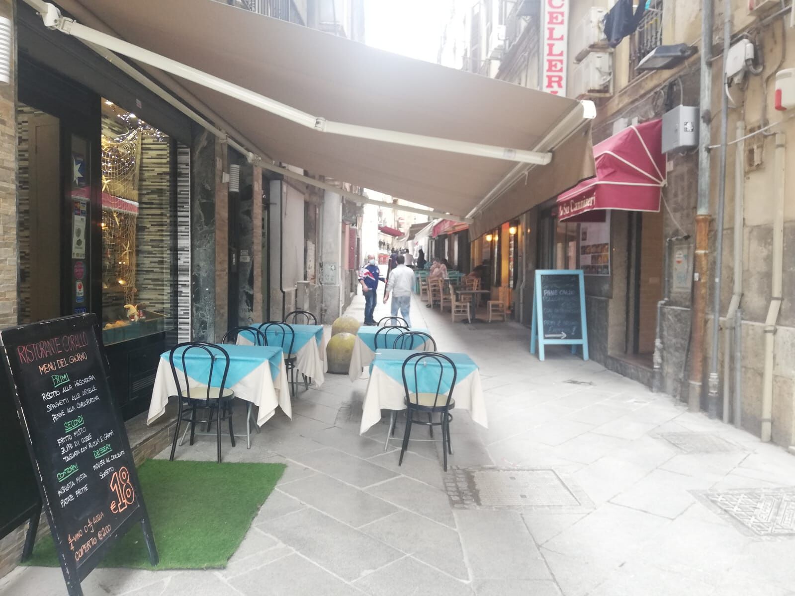 Cagliari, svolta per bar e ristoranti: “Tavolini all’aperto per tutti nelle zone 30”