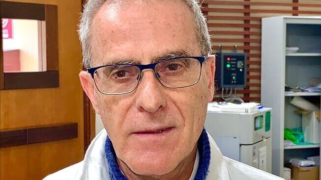 “Vaccini anche di notte a Cagliari per tutti i giovani nel weekend: da domani prenotatevi”