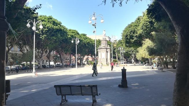 Cagliari, salta il cinema sotto le stelle in piazza del Carmine