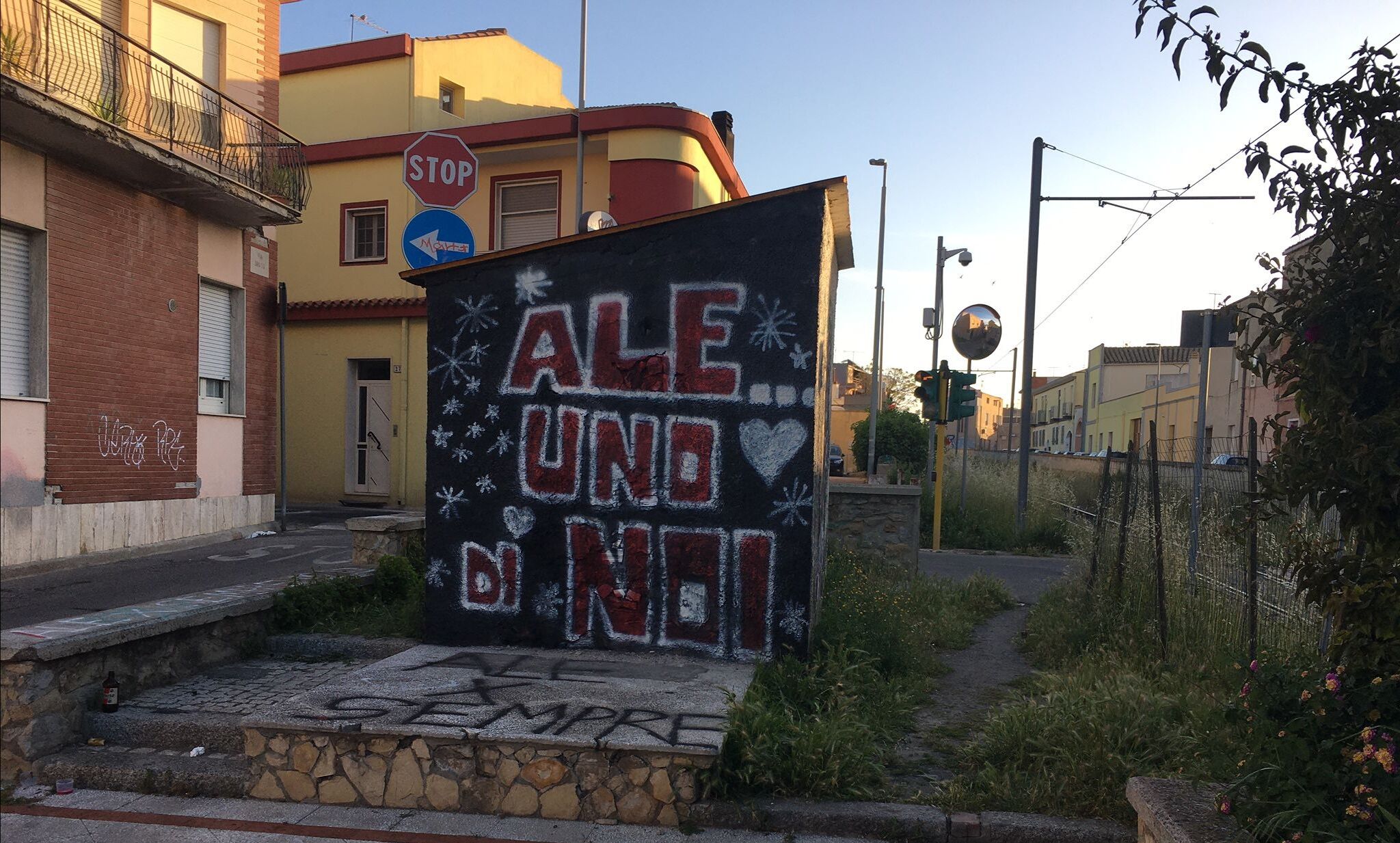 Giovanissimi scatenati a Monserrato, imbrattata nella notte la piazza di via Bruto