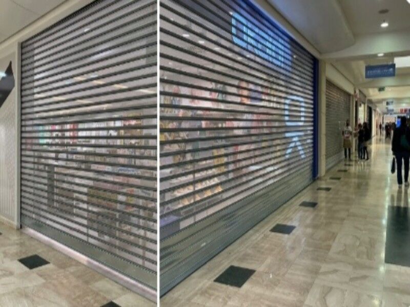 Serrande abbassate, protesta nei centri commerciali anche a Quartucciu: “Vogliamo aprire nei weekend”