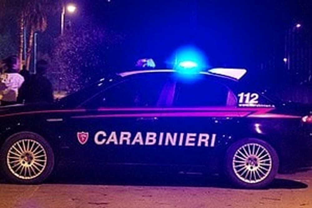 Sangue a Tortolì, accoltella una donna e uccide il figlio ventenne