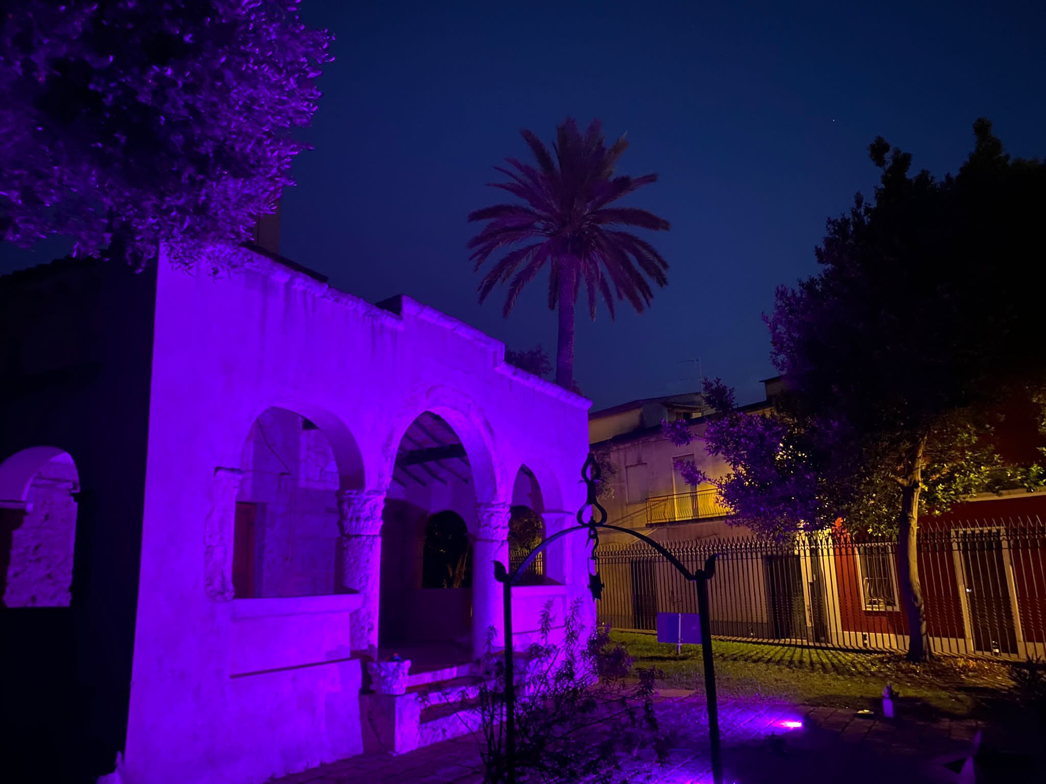 Selargius in campo contro la fibromialgia: oggi la chiesa di San Giuliano si colorerà di viola