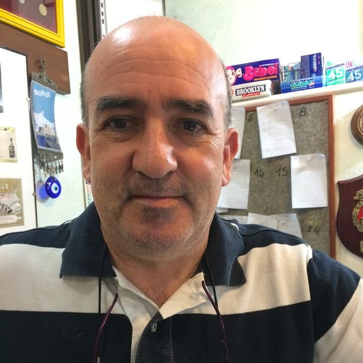 Francesco, storico ristoratore cagliaritano: “Locale chiuso, in via Campidano niente tavolini per colpa della pista ciclabile”