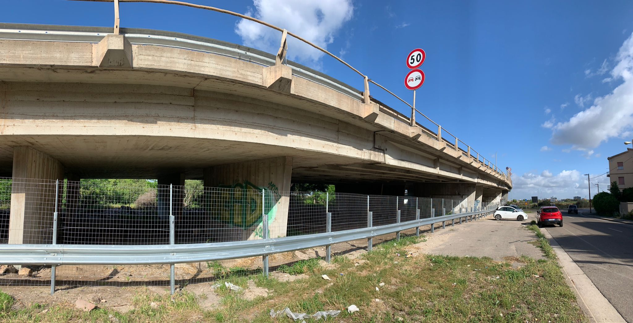 Cagliari, addio alle discariche sotto il cavalcavia di viale La Playa: ecco le recinzioni anti rifiuti