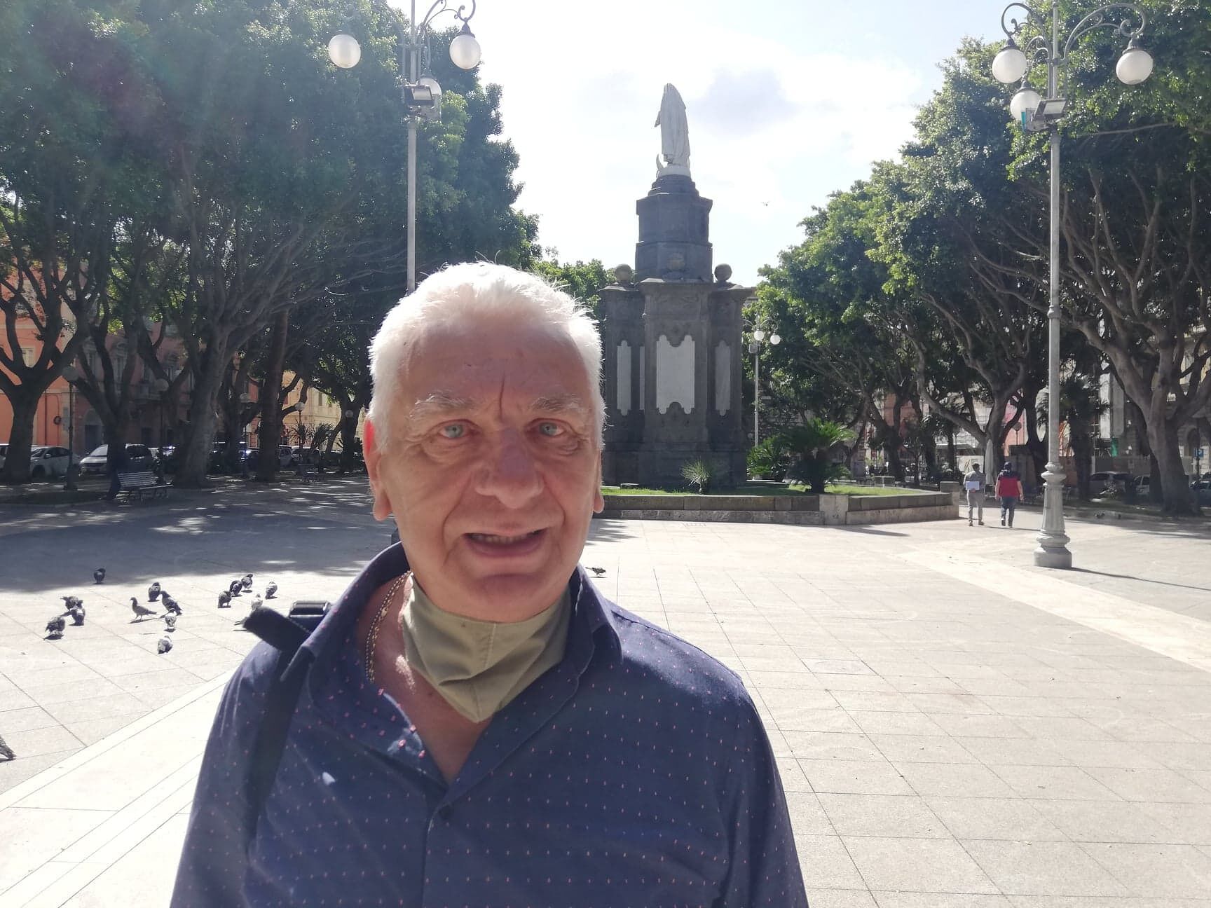 Cagliari, salta il cinema all’aperto in piazza del Carmine: “Colpa dei tavolini di ristoranti e bar”