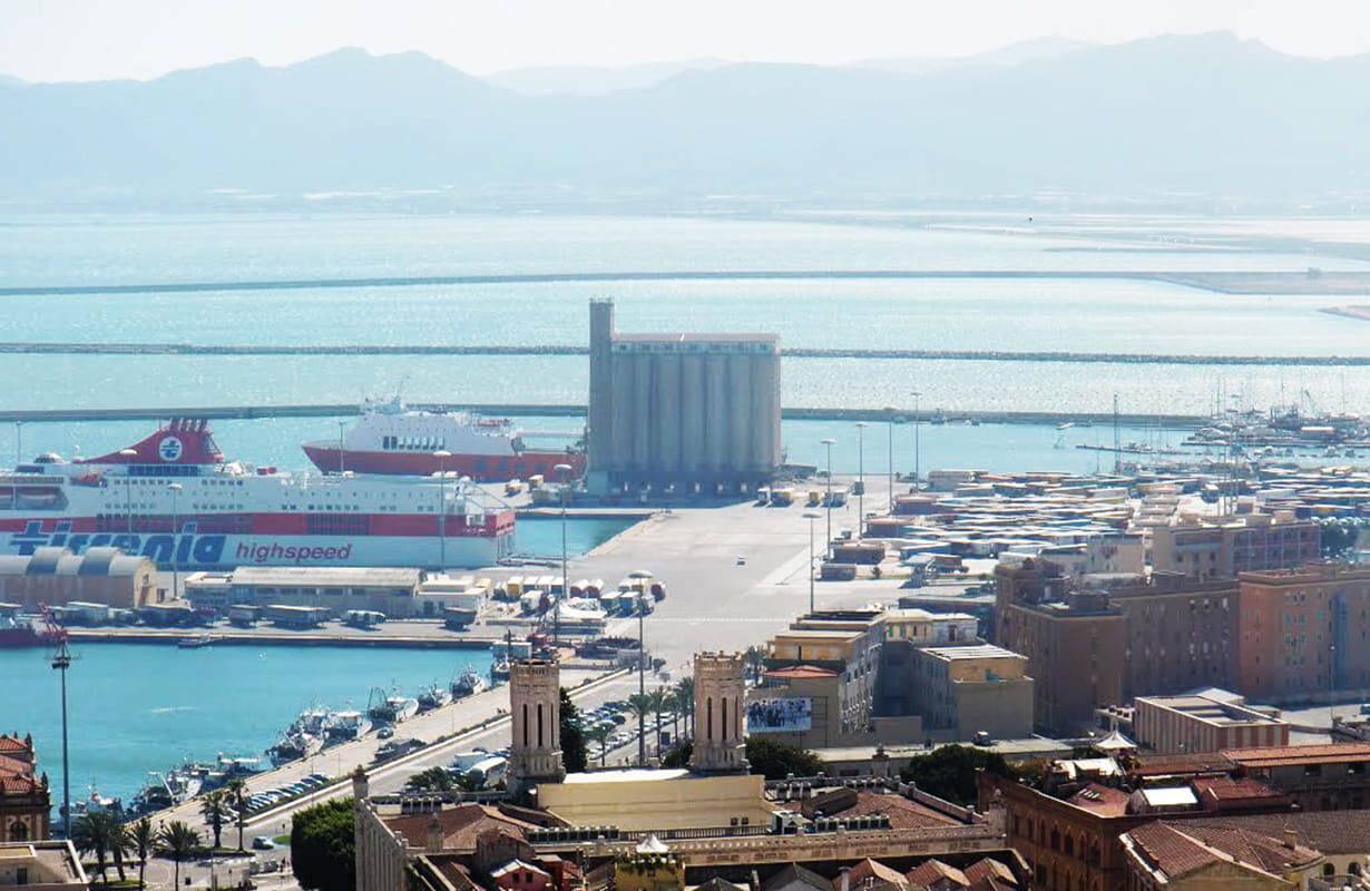 Giù i silos a Cagliari, Truzzu: “Ora panorama più bello. Non dobbiamo guardare indietro”
