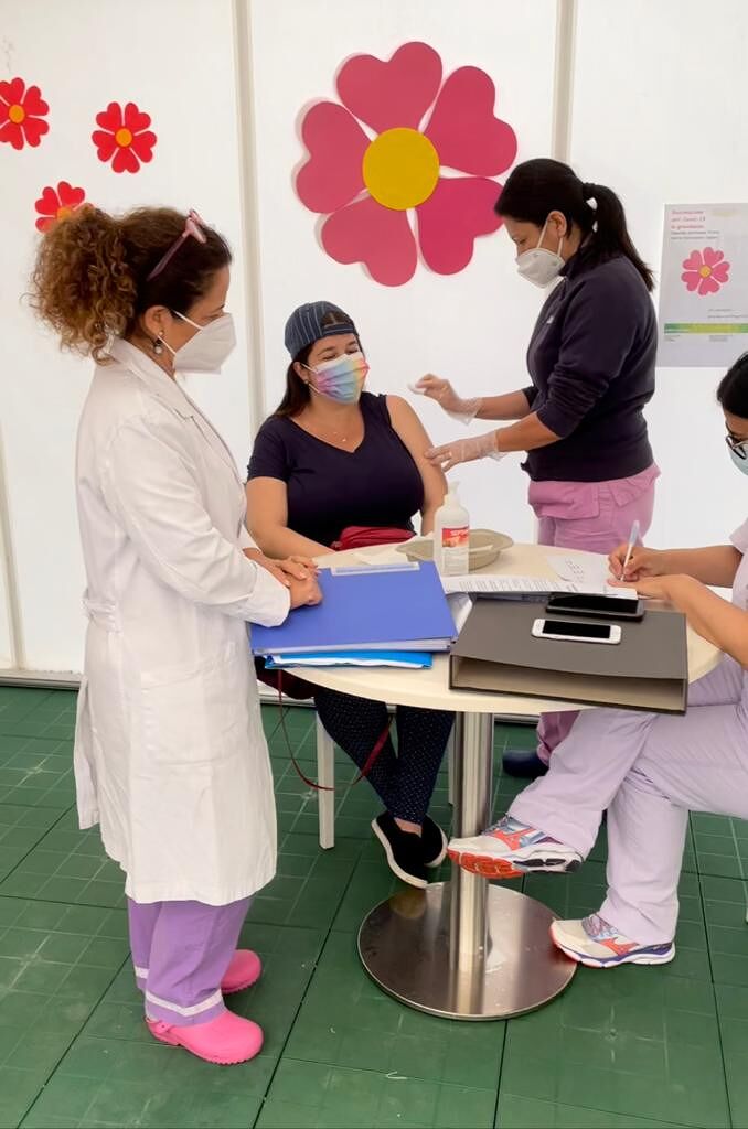 Cagliari, via alle vaccinazioni alle donne in gravidanza: il Santissima Trinità è il primo ospedale in Italia