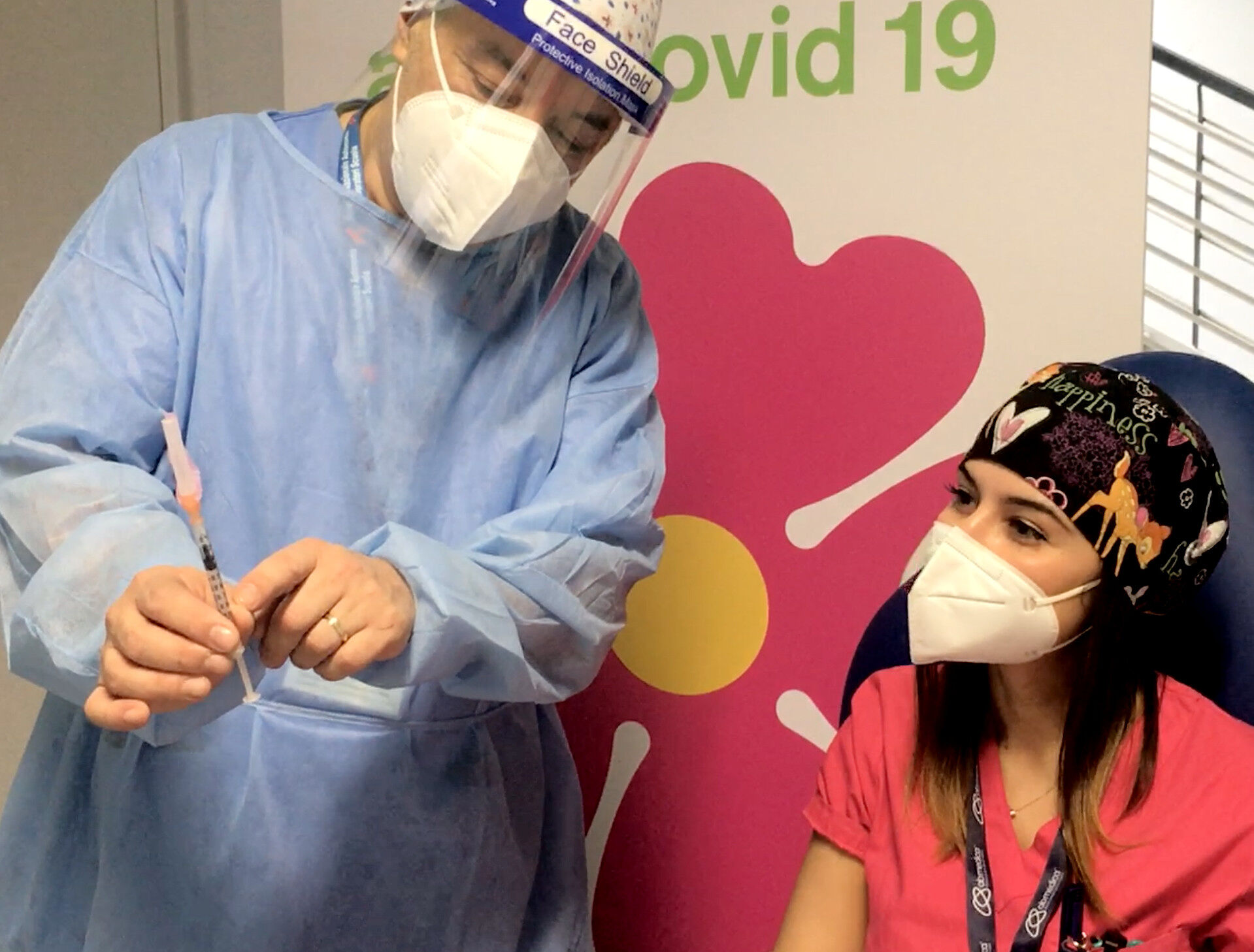 Sardegna, buona domenica con il virus che crolla: appena 30 contagi e un morto, ora addio al coprifuoco