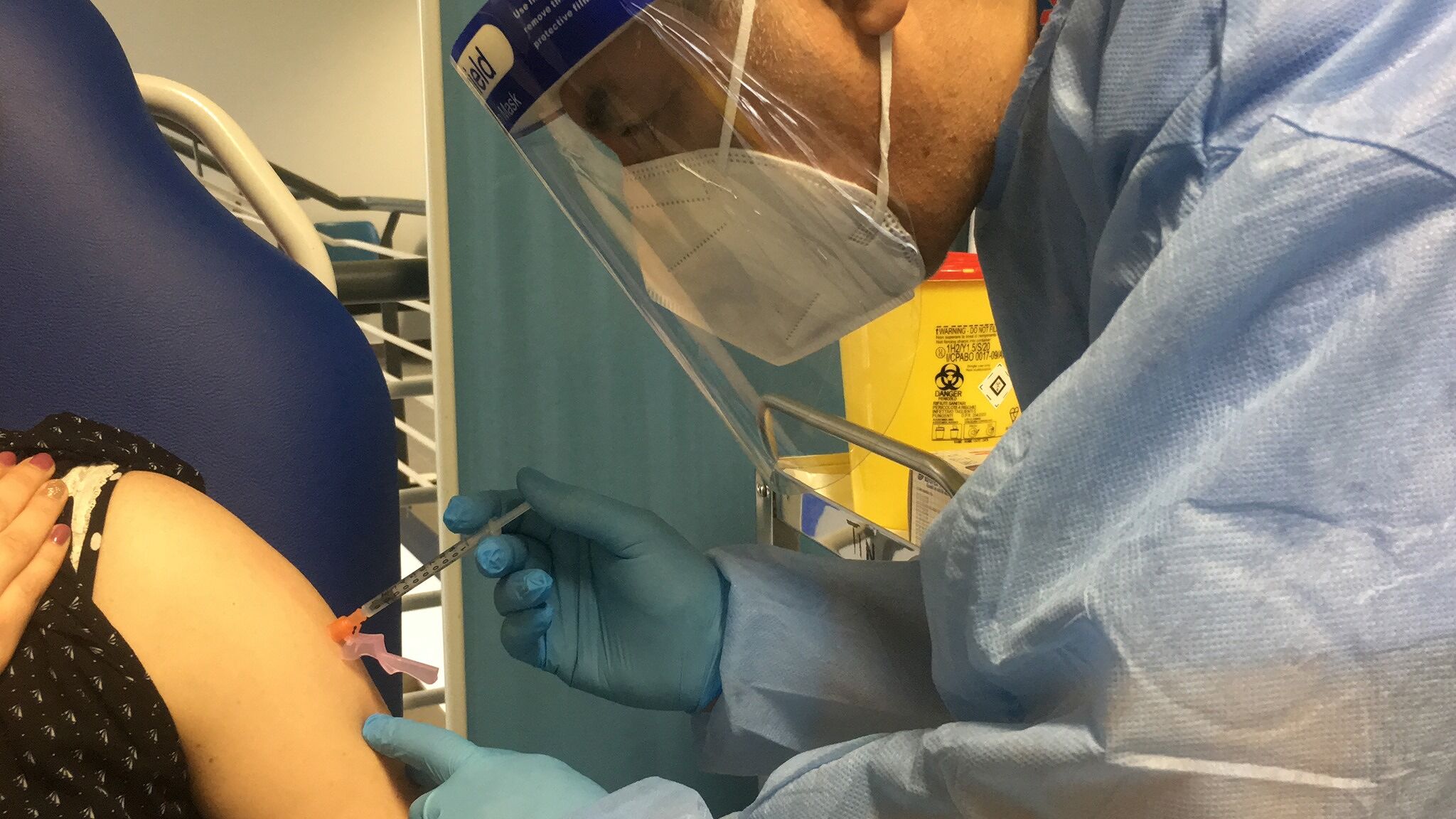 Sardegna, sono numeri da zona bianca: oggi soltanto 72 contagi, solo un morto, da lunedì nell’Isola riapre tutto