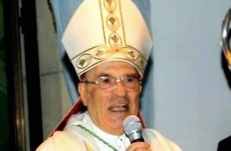 Cagliari piange il suo vescovo: addio a monsignor Tarcisio Pillolla