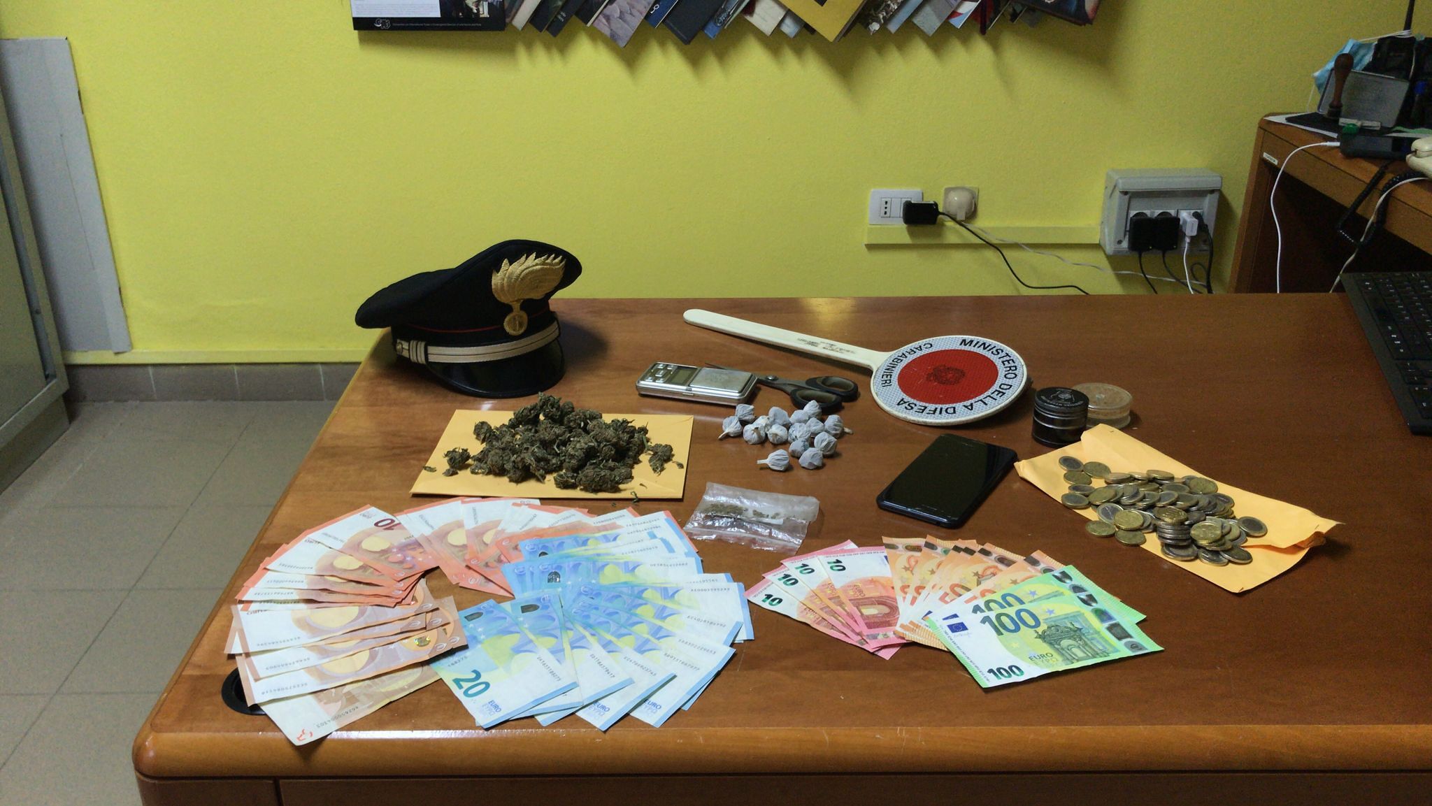 Spaccio di droga a Guspini, arrestato un 19enne