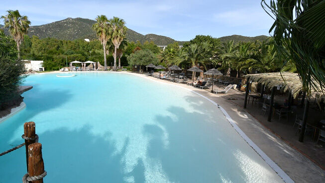 Relax in Piscina. Arriva il grande caldo e non esiste posto migliore de Il Monastero per rilassarti!