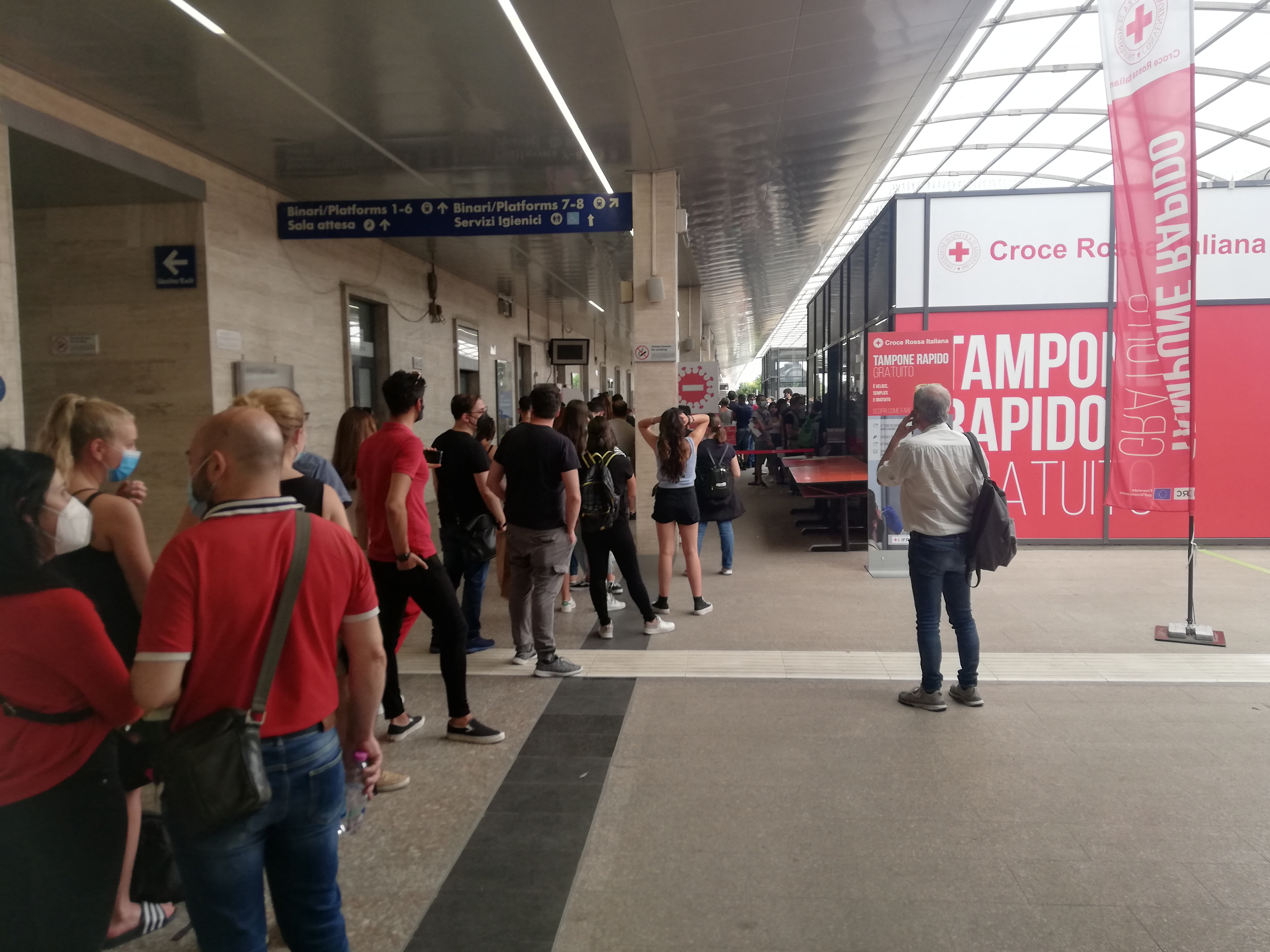 Cagliari, record di tamponi gratis alla stazione dei treni: “10mila in un mese e mezzo”