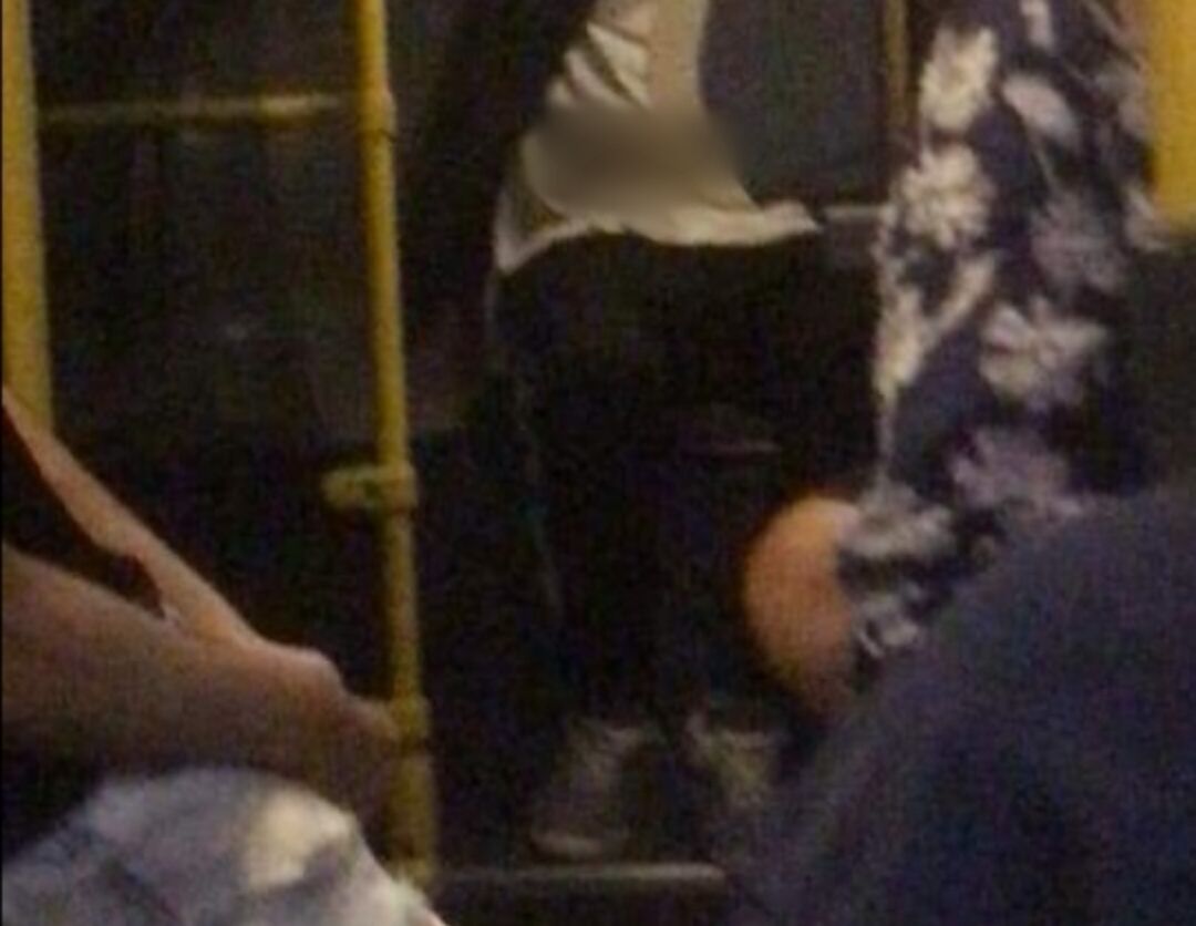 Cagliari, il racconto choc: “Palpeggiata da un uomo sul bus del Ctm”