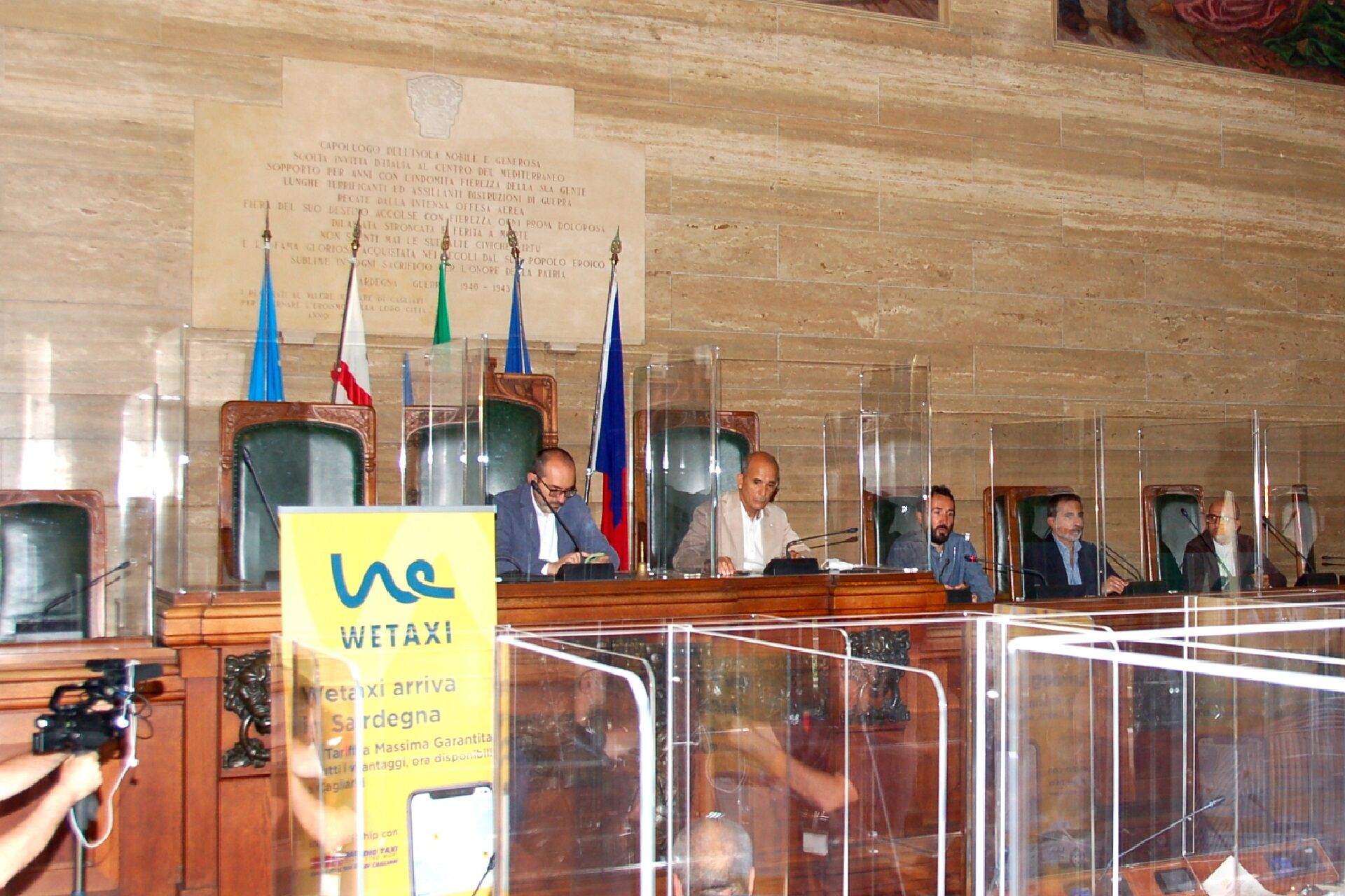 Il taxi a Cagliari si prenota e si paga con lo smartphone: “E condividendolo con altre persone si può risparmiare la metà”