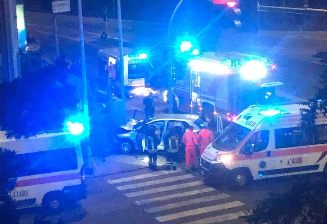 Cagliari, brutto incidente tra viale Ciusa e via dei Donoratico: 3 feriti in codice rosso