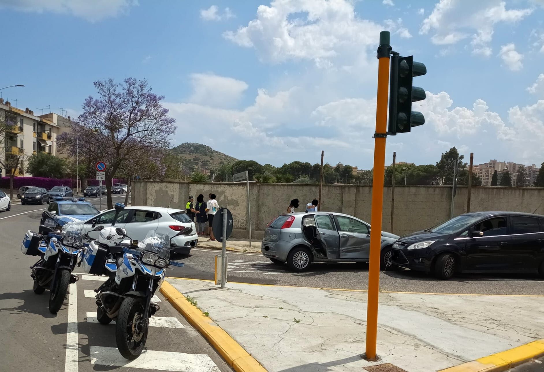 Paura a La Palma, vettura in contromano si scontra con 2 auto: ferita una donna