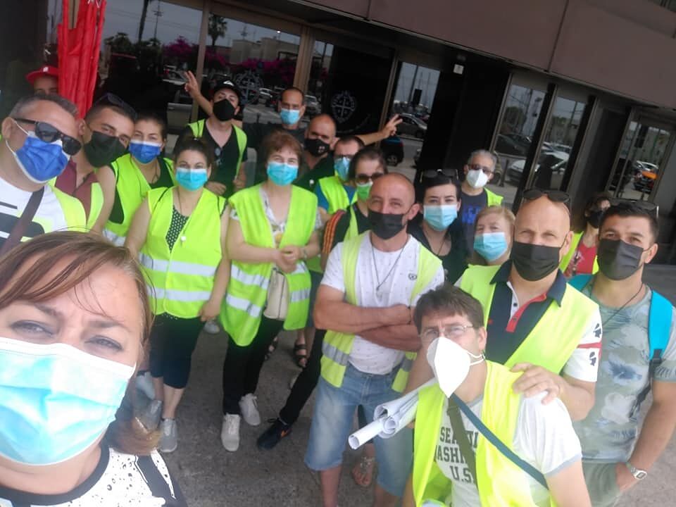 La protesta dei controllori dei passaggi a livello sardi: “Viviamo con 550 euro al mese, paga da fame”