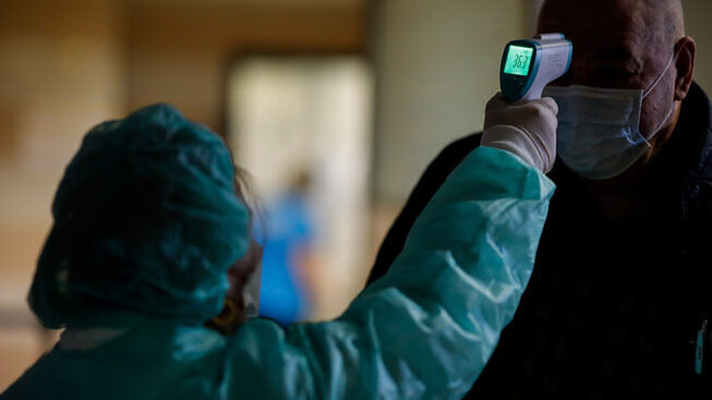 “In Sardegna casi di variante Delta. Ma i turisti arrivano senza controllo”