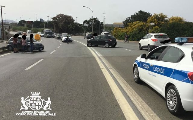 Cagliari, schianto sulla 195: due feriti dopo lo scontro tra una Citroen e una Dacia