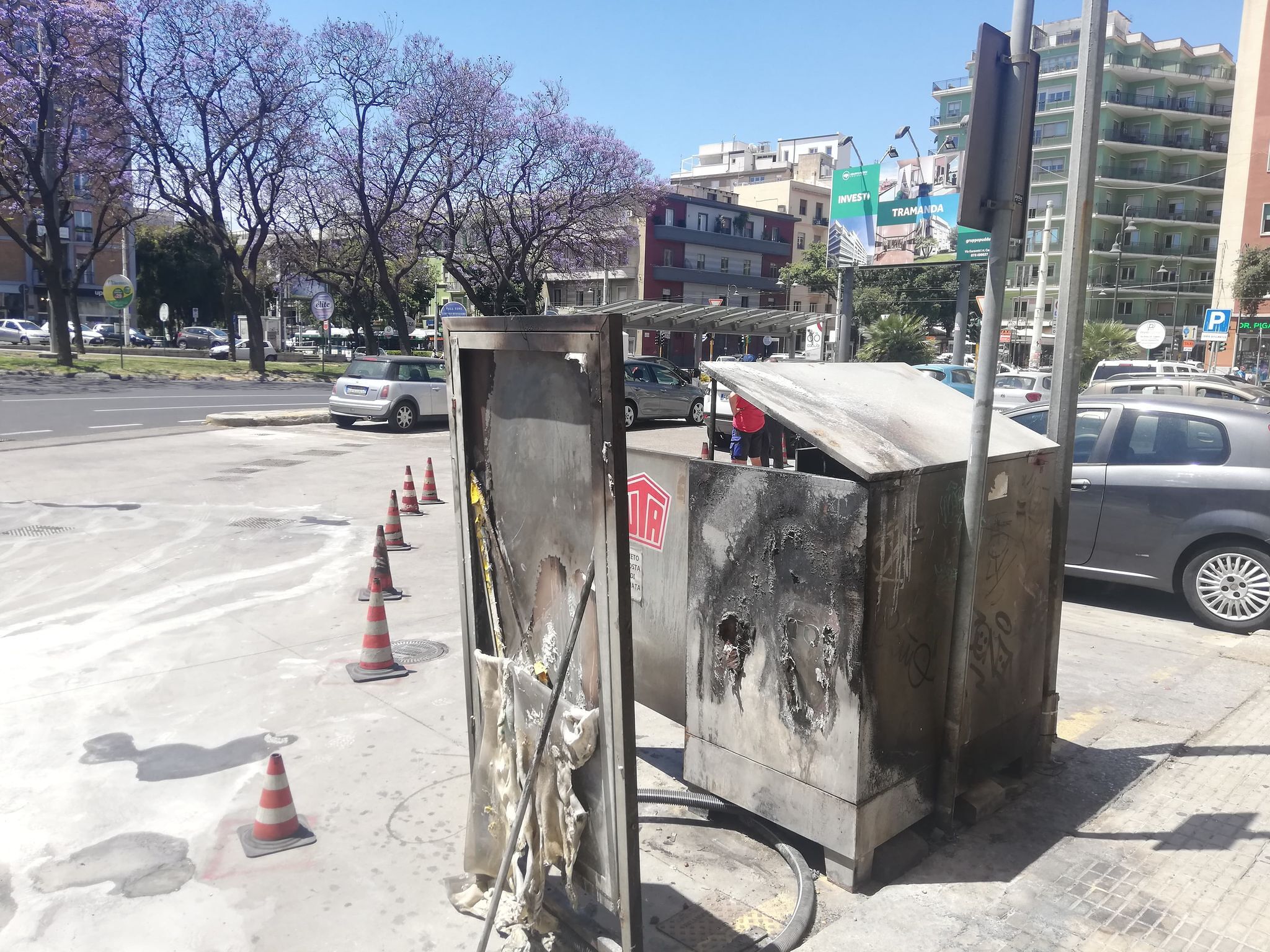 Cagliari, incendia il deposito del distributore di benzina di piazza Repubblica: 30enne nei guai