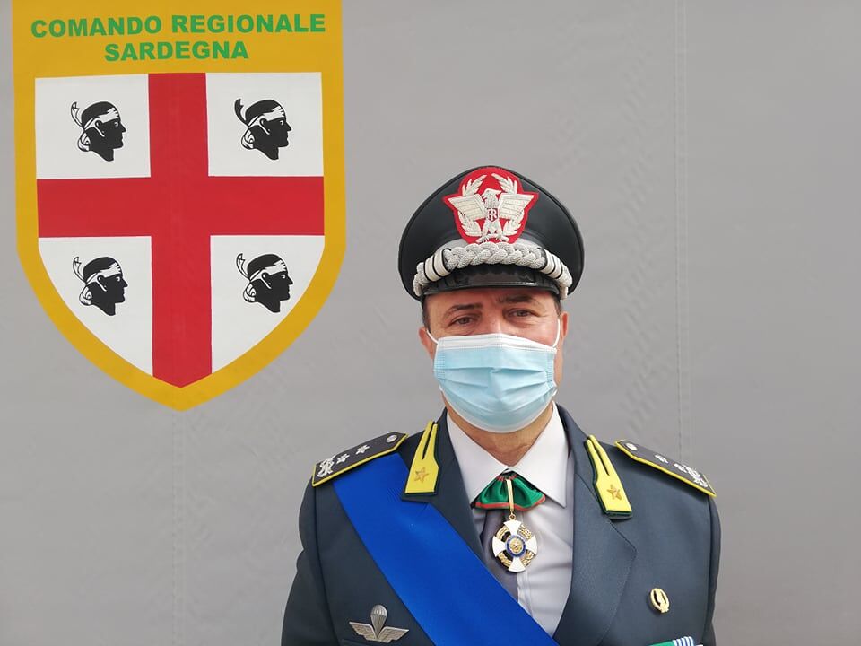 Con ville e auto lussuose o condannati: 381 furbetti del reddito di cittadinanza scovati in Sardegna