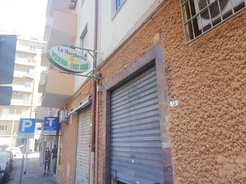 Cagliari, il commercio che cambia: un sushi bar al posto della storica pizzeria “La Margherita” di piazza Michelangelo