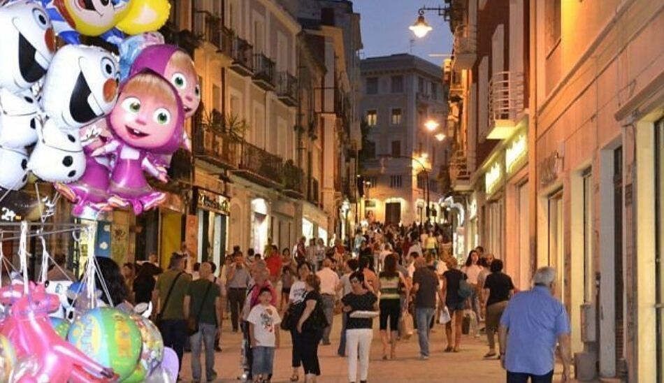 Cagliari, al via le “Notti Colorate”: eventi anche in piazza del Carmine e a Is Mirrionis